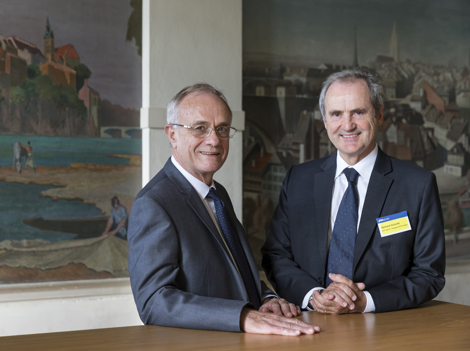 <b>Prof Gerhard Schmitt (right), the new director as of 1 October 2017, and his predecessor Prof Peter Edwards. (Image: ETH Zurich/Alessandro della Bella)</b>